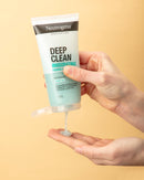 Neutrogena Deep Clean Invigorating Foaming Scrub 150g